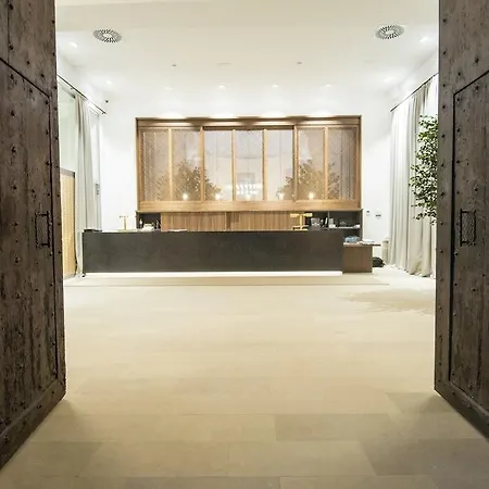 Del Roser De Hotel